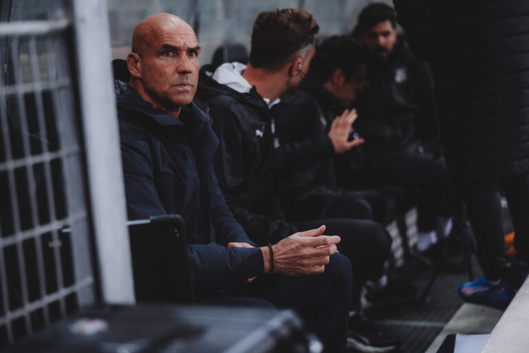 Trainer Thomas Letsch vom FC Red Bull Salzburg beim Bundesliga-Spiel gegen den SK Sturm Graz