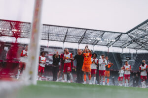 Mannschaft des FC Red Bull Salzburg nach dem Bundesliga-Sieg gegen den TSV Hartberg