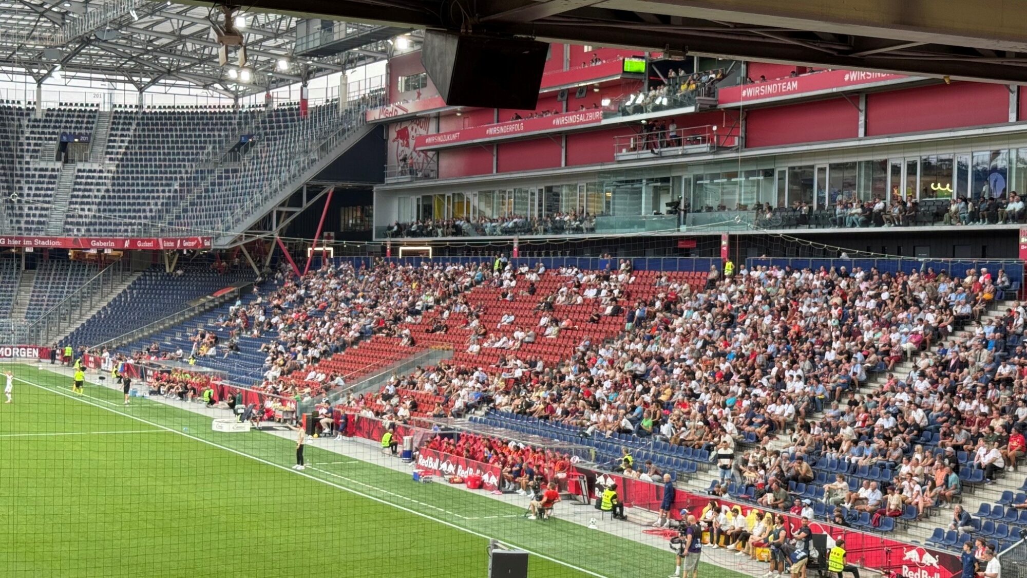16 Prozent Liebe, (k)ein Viertel im Stadion: Warum Salzburgs Beliebtheit nicht in der Red Bull Arena ankommt 3 VIP gegen den schwedischen Meister